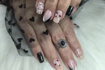 Dk.Decorated Nails